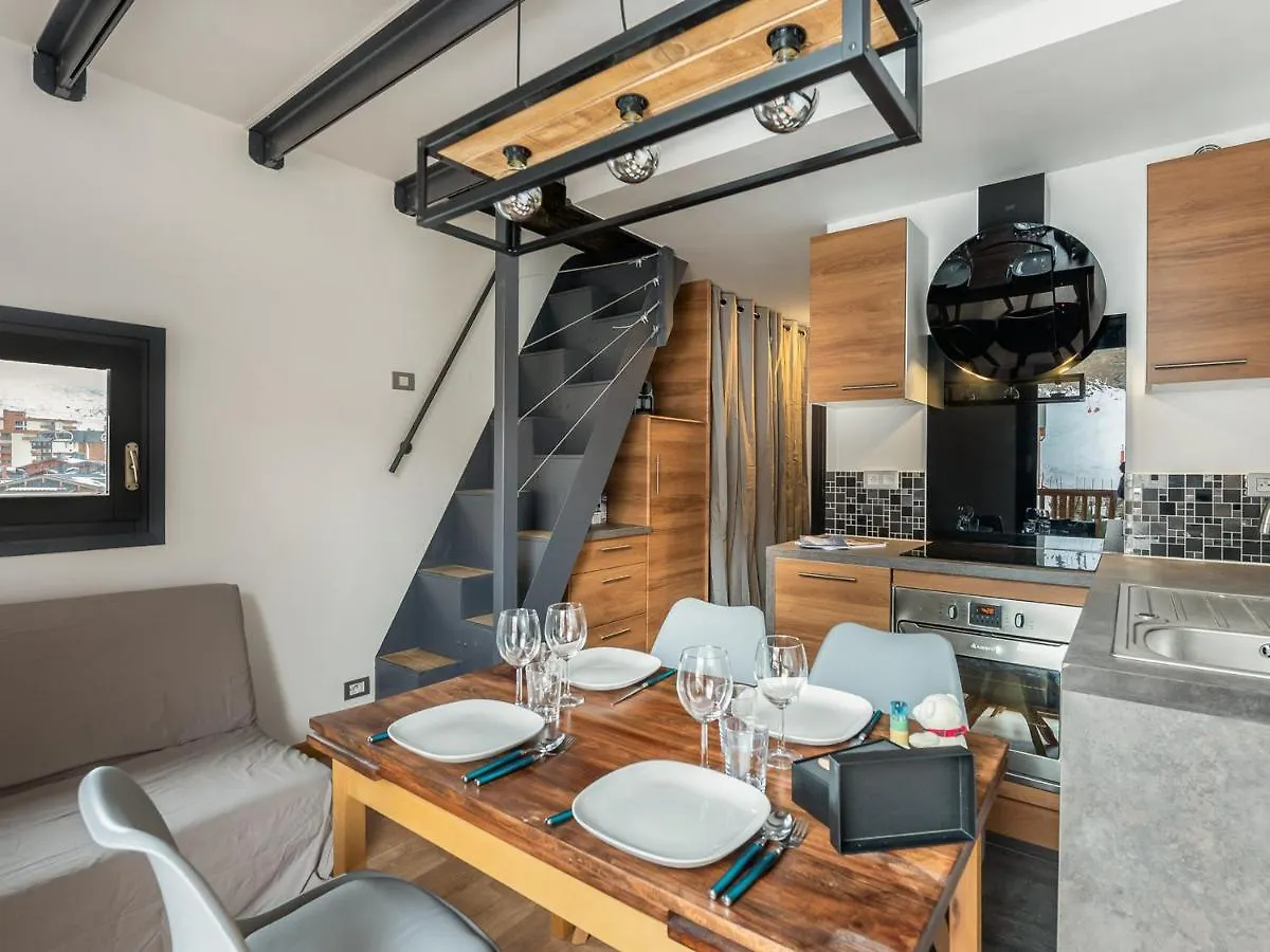 Duplex Idealement Situe Proche Pistes Et Commerces A Val Thorens - Fr-1-640-8 0*,